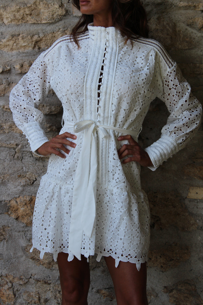 Vestito bianco in pizzo